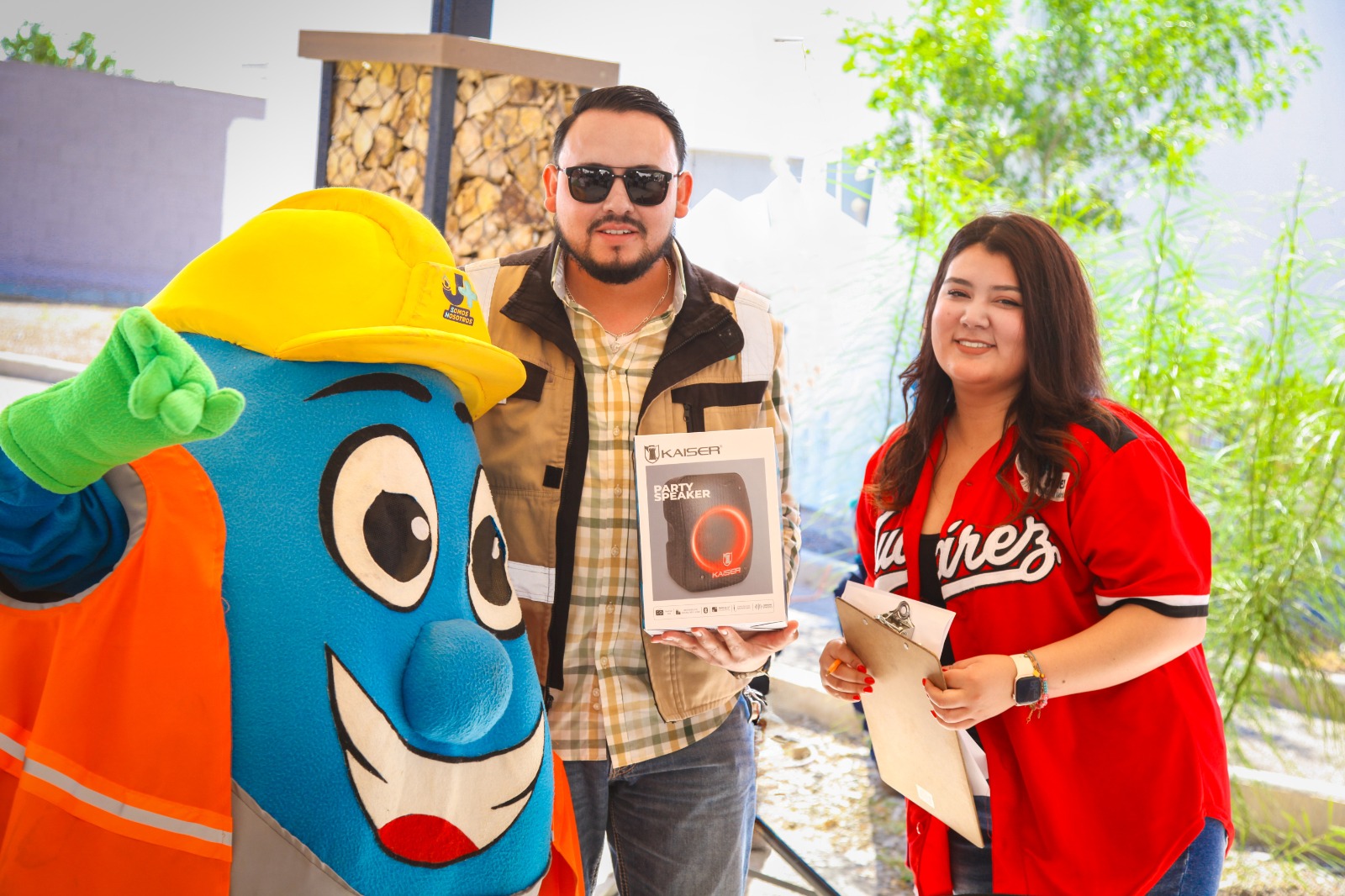 7d964a72-a9ee-4135-9ddb-78edb47351f8